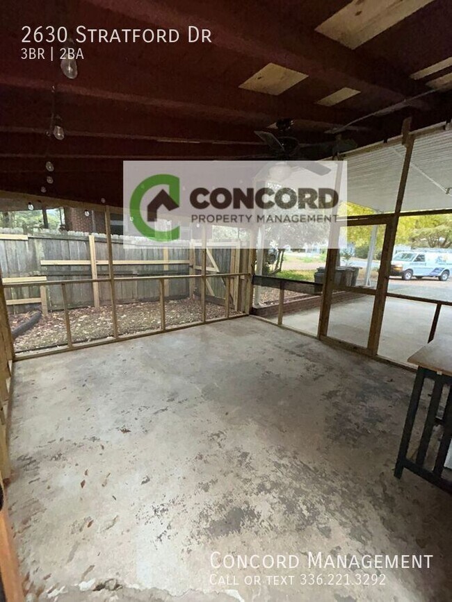 Building Photo - 2630 Stratford Dr