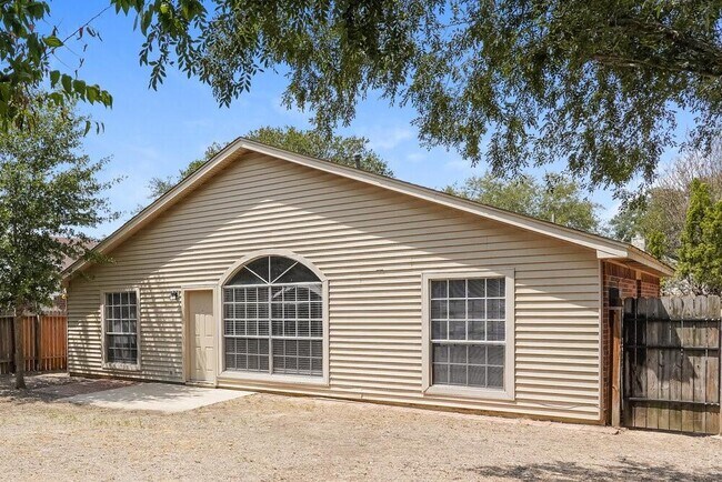 Building Photo - 6422 Garden Canyon Dr