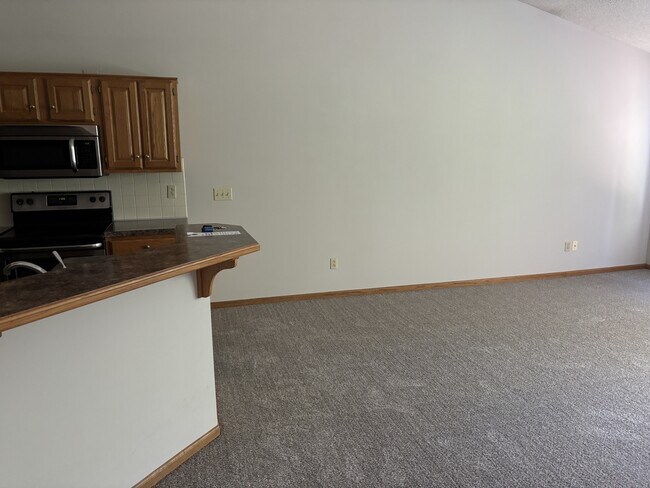 Building Photo - 2901 Russel Ct
