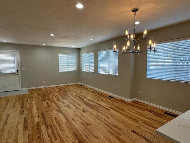 Building Photo - 135 Galapago St