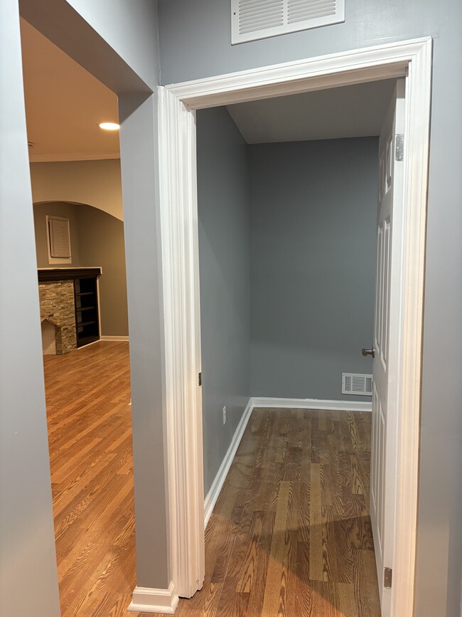 Building Photo - 15886 Northlawn St