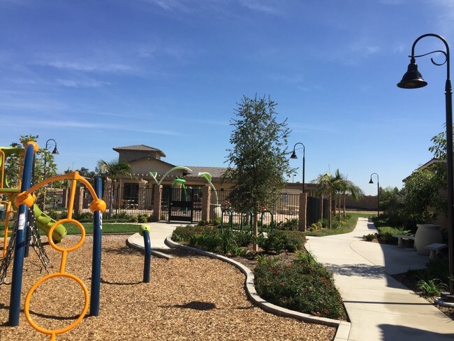 Building Photo - 2873 S Via Belamaria