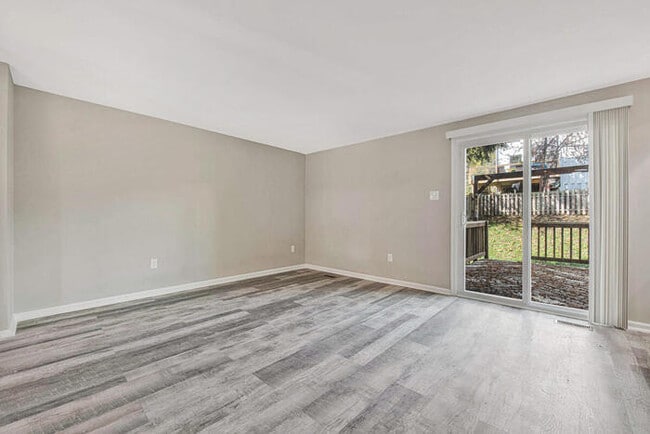 Building Photo - Craftsman