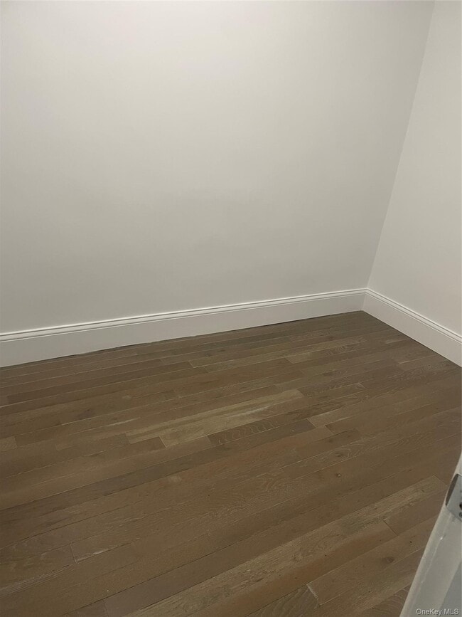 Building Photo - 17-20 Menahan St