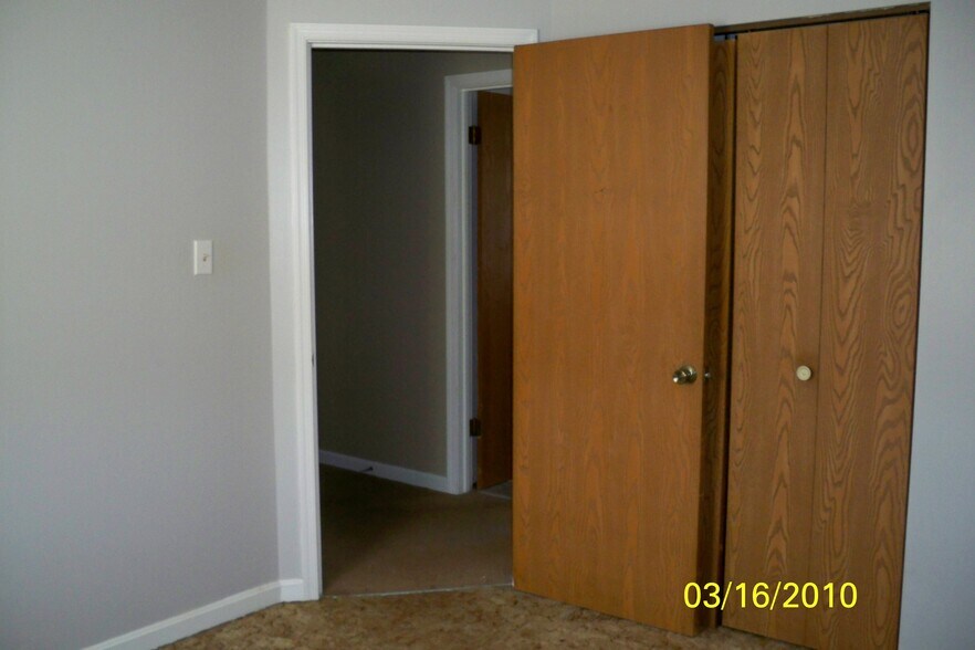 Building Photo - 3704 Tiffany Dr