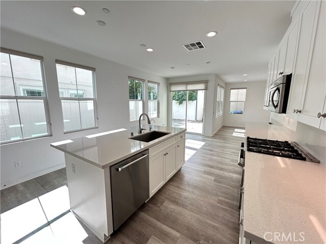 Building Photo - 945 Vivid Ln