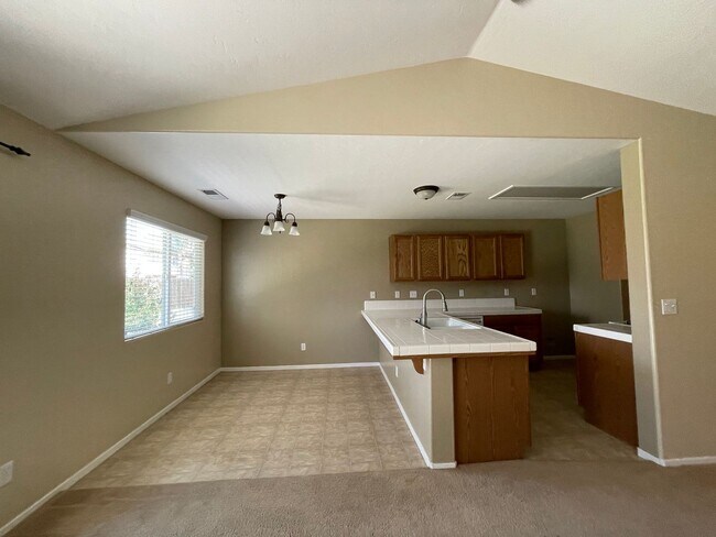 Building Photo - Lovely NW Visalia home coming soon!