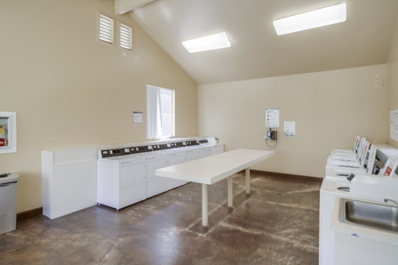 Building Photo - 8509 Villa La Jolla Dr