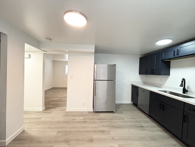 Building Photo - 1403 S 300 E