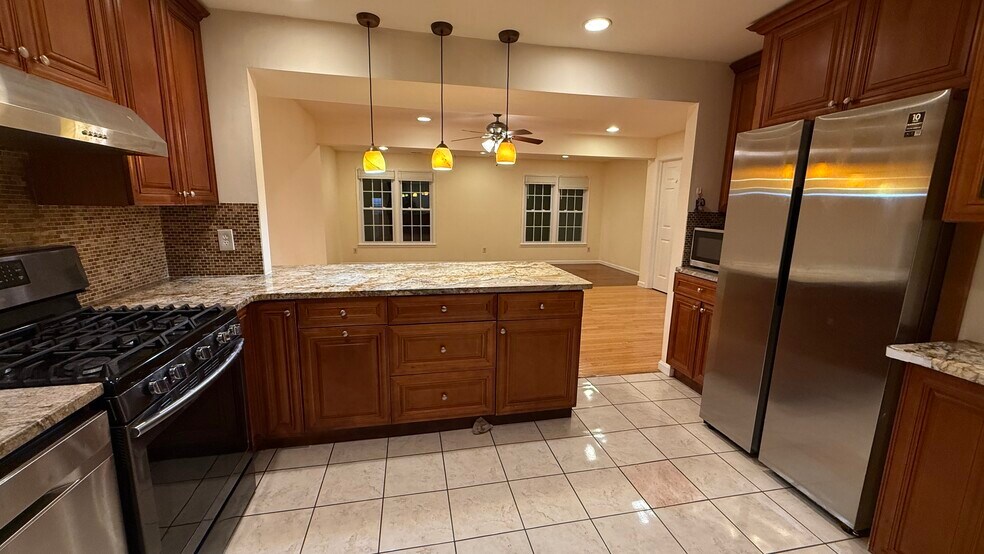 Building Photo - 7415 Fountain Head Dr