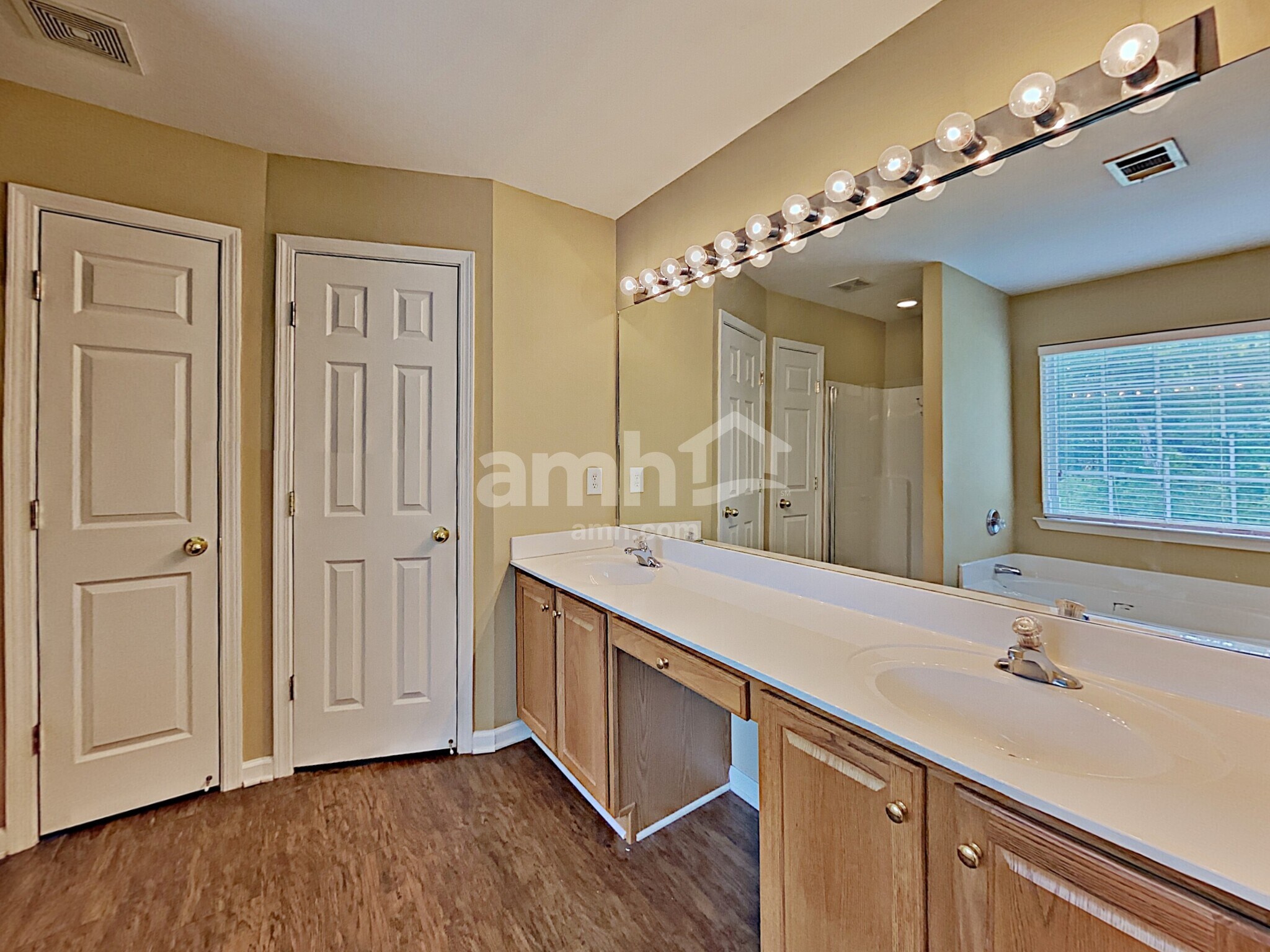 Building Photo - 2251 Monthemer Cv