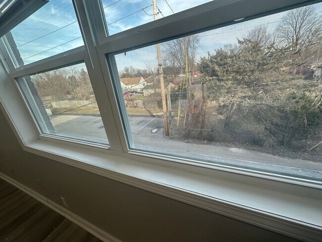 Building Photo - Live in Style at Bellagio East Living I: Convenient and Vibrant Community in Indianapolis