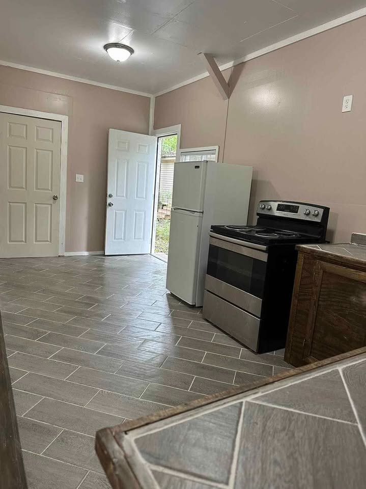 Building Photo - 243 Lure Ln
