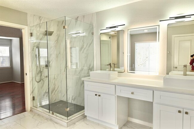 Building Photo - 3114 Hollow Creek Ct