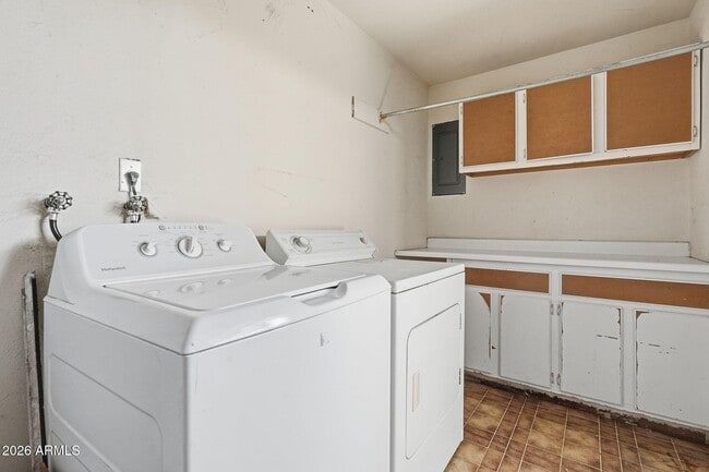 Building Photo - 1500 W Rio Salado Pkwy