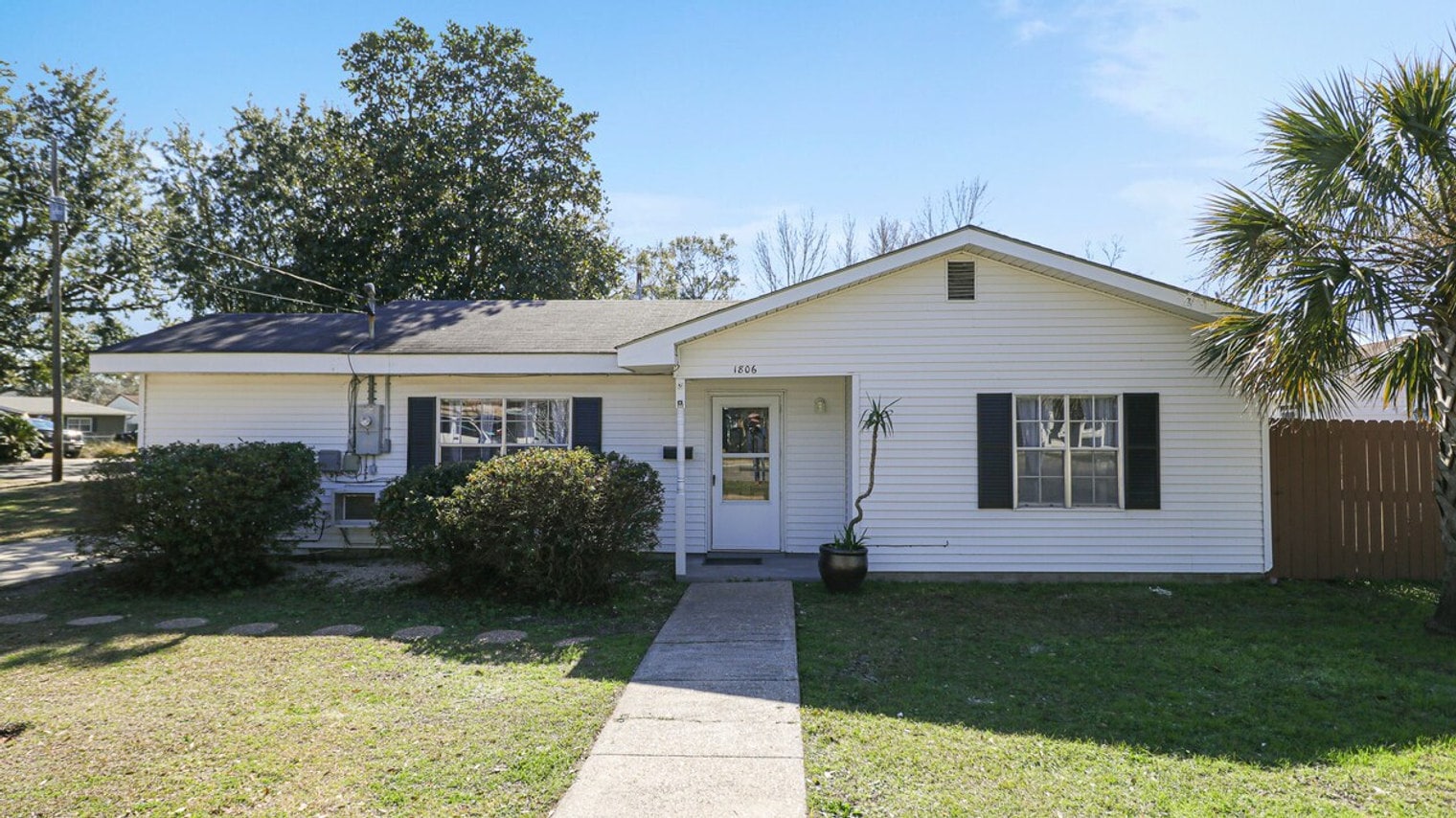 Building Photo - 1806 Curcor Dr