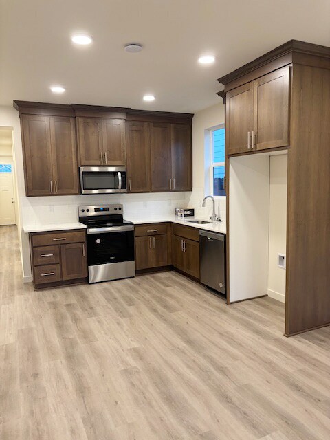 Building Photo - 1915 NW 18th Ave