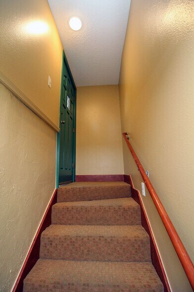 Building Photo - 601 NW 22nd Ave