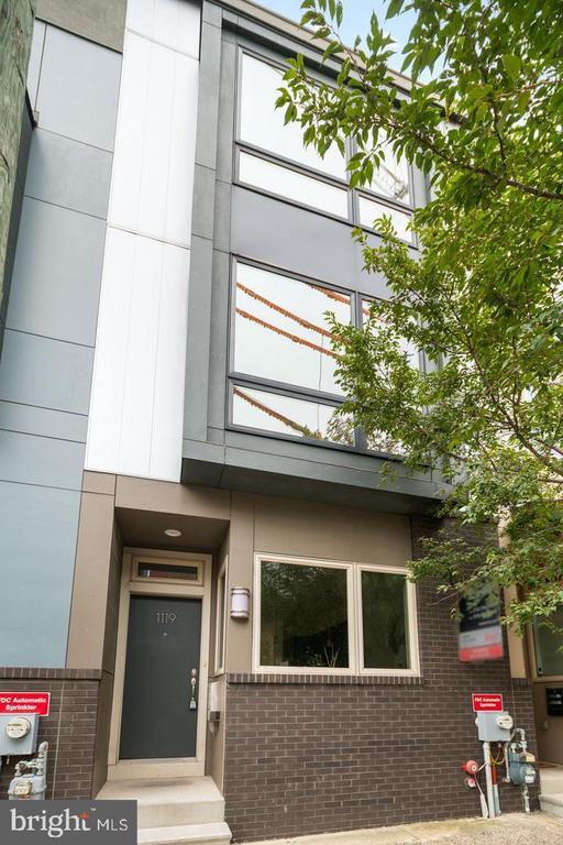 Building Photo - 1119 N Howard St