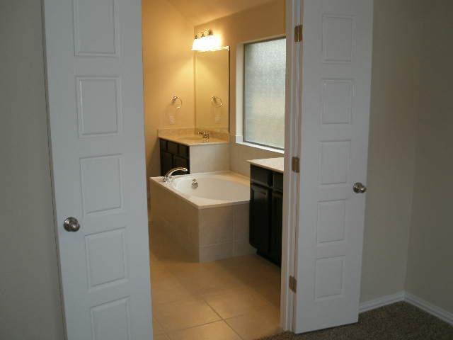 Building Photo - 270 Crooked Creek