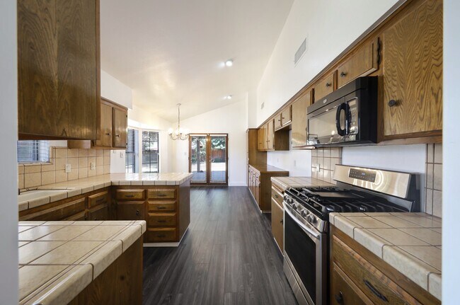 Building Photo - 3905 Cibola Ct