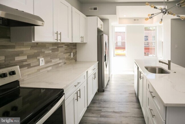 Building Photo - 537 N 35th St