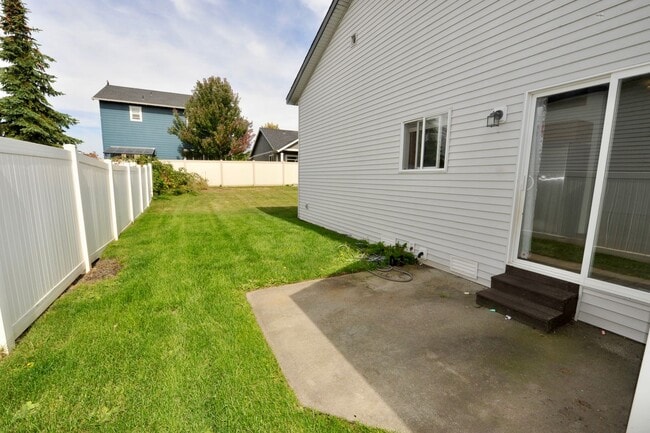 Building Photo - 7682 N Joanna Dr