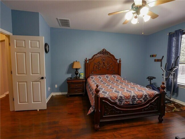 Building Photo - 702 S Frontier Ln