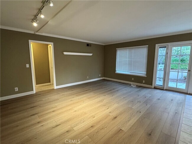 Building Photo - 6951 Lawn Haven Dr