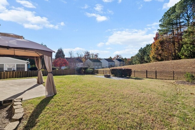 Building Photo - **Lovely 4/2.5 House in Wakefield Plantation**