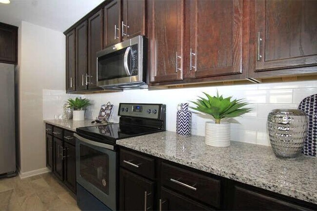 Building Photo - 735 Coconut Grove St