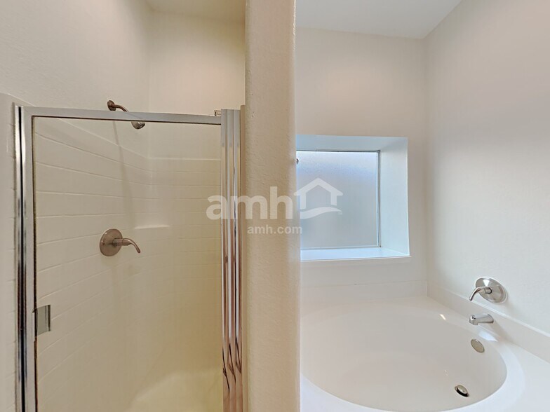 Building Photo - 2204 Perkins Crossing Dr