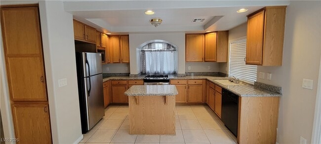 Building Photo - 10585 Medicine Bow St