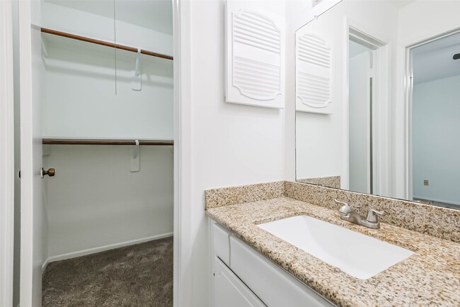 Building Photo - 5005 Georgi Ln