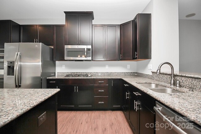 Building Photo - 6826 Colonial Garden Dr