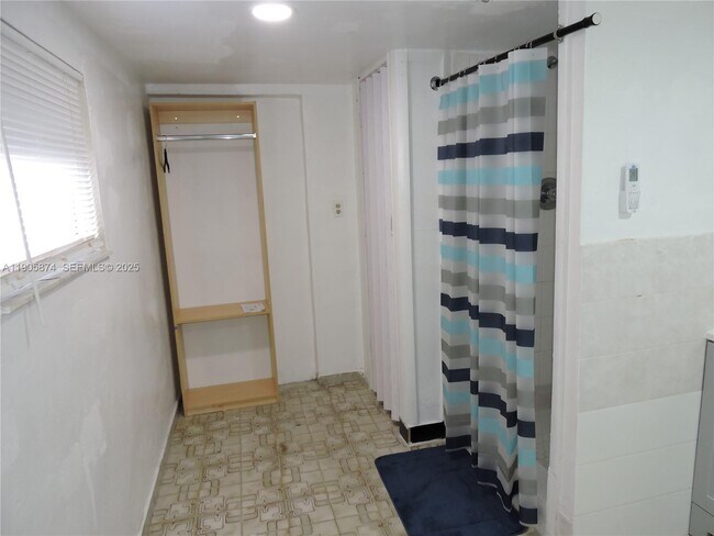 Building Photo - 5451 W 10th Ave