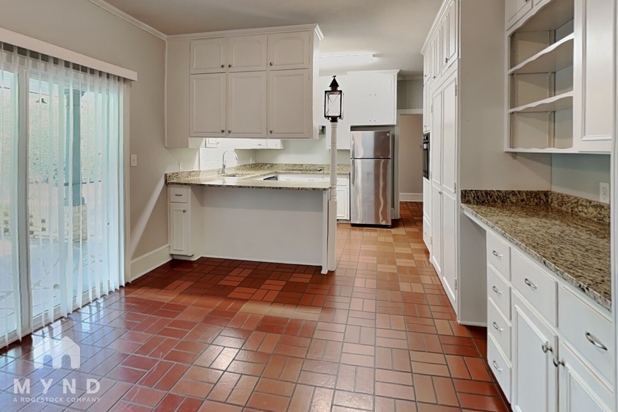 Building Photo - 127 Forest Hills Dr