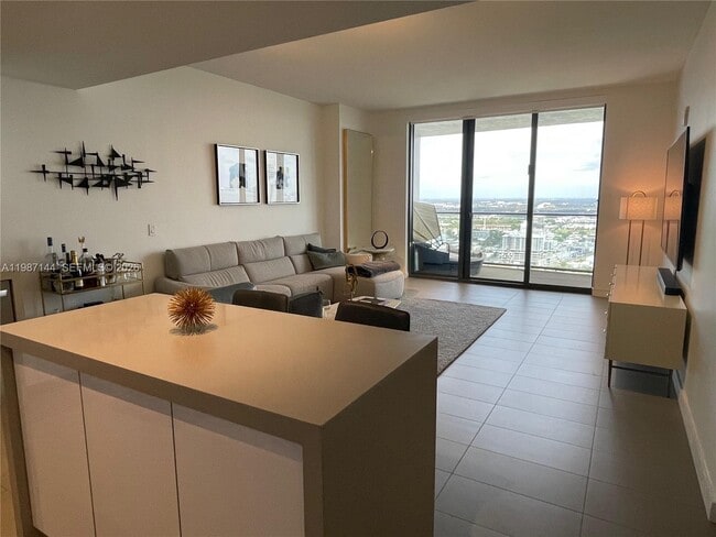 Building Photo - 1600 NE 1st Ave