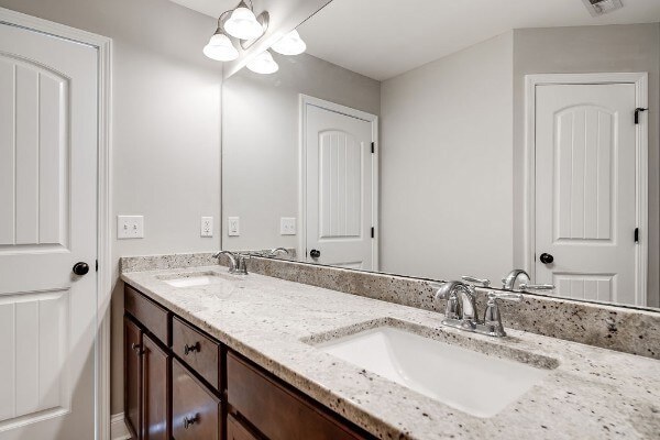 Building Photo - 207 Bixby Ln