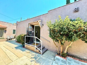 Building Photo - 5223 De Longpre Ave