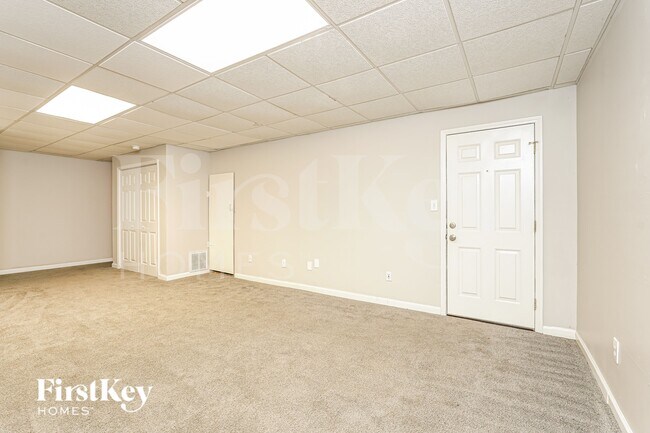Building Photo - 2200 Emerald Creek Ct