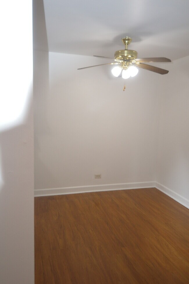 Building Photo - 845 Westmoreland Dr