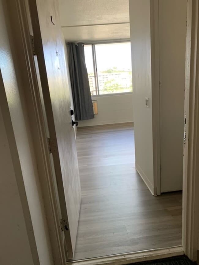 Building Photo - Salt Lake Area - Lakeside West building - 1 bedroom, 1 bath unit w/1 parking - Avail now