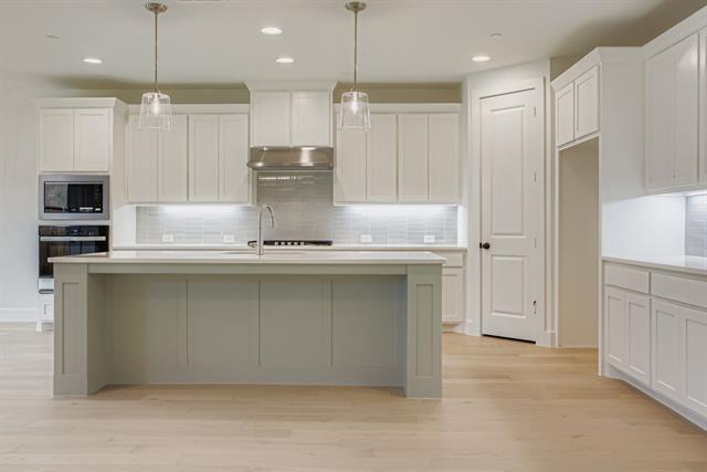 Building Photo - 3529 Kings Ct Dr