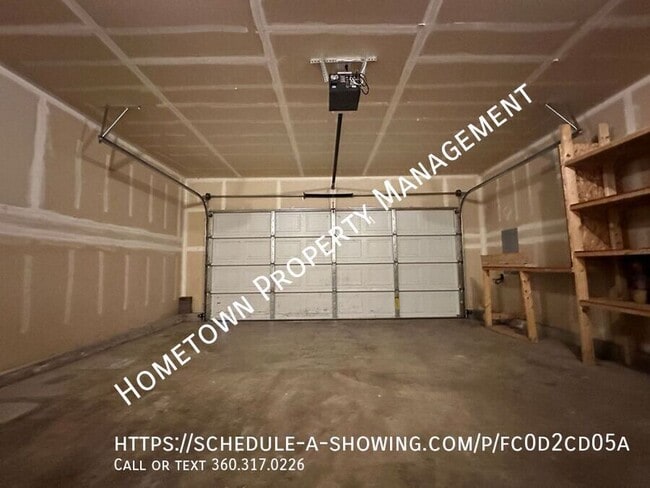Building Photo - 807 Nicholas Ln SE