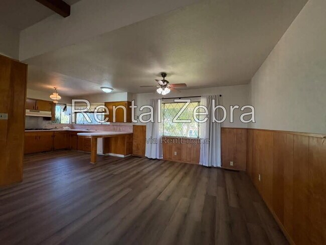 Building Photo - 2119 California 140