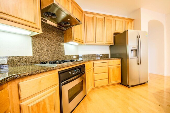 Building Photo - 3323 Bastille Ct