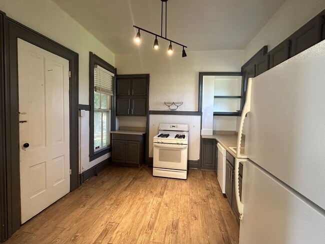 Building Photo - 3 Bedroom 1.5 bath home in Davenport