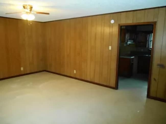 Building Photo - 201 Madison St