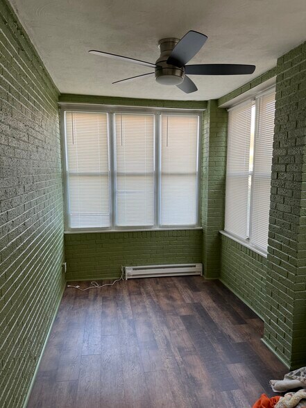 Sunroom - 7119 Amherst Ave